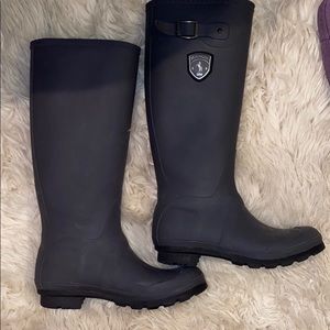 Gray Rain Boots 🌧